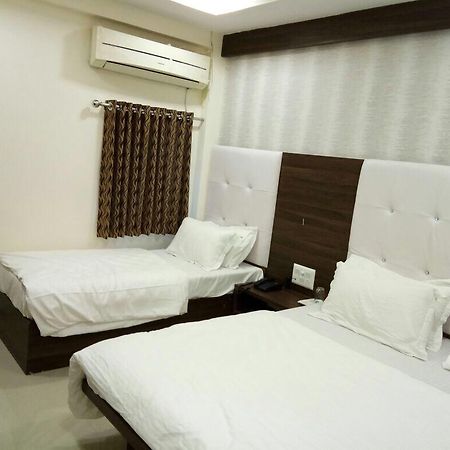 Hotel Sun Shine Ahmedabad Exterior photo