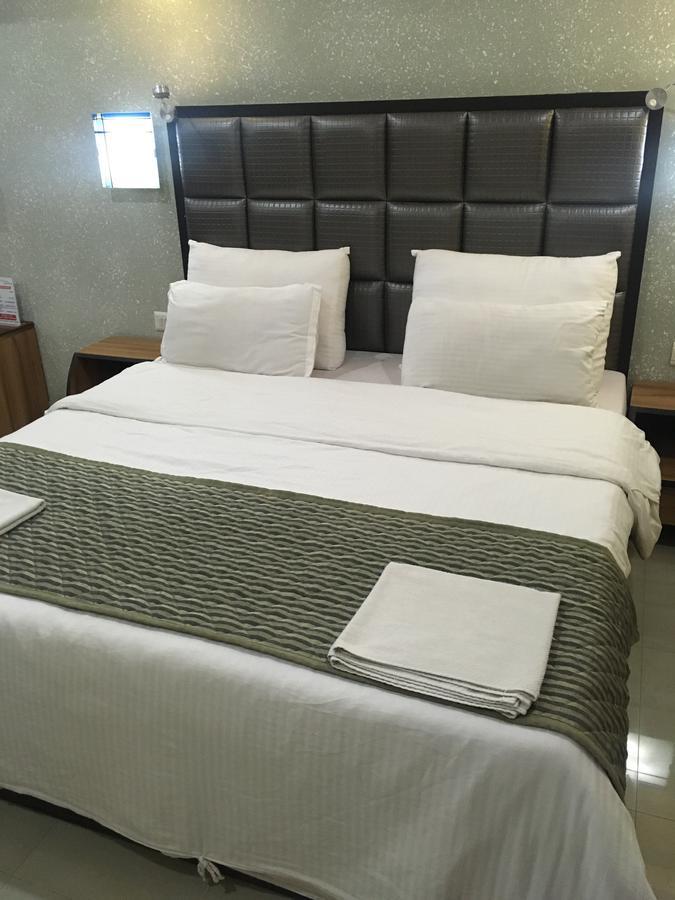 Hotel Sun Shine Ahmedabad Exterior photo